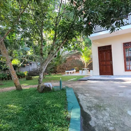 Villa Girilena Hikkaduwa Exterior photo