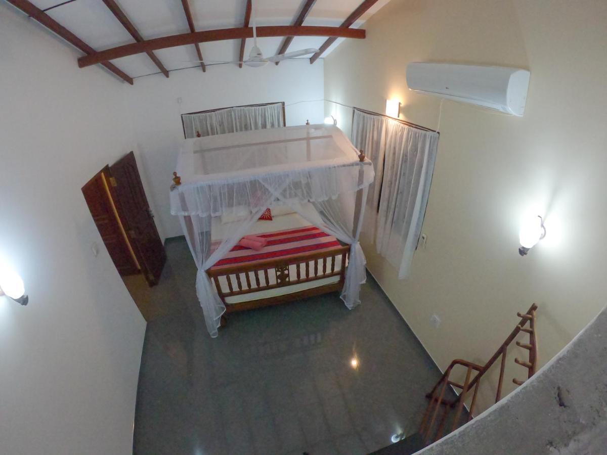 Girilena Homestay *