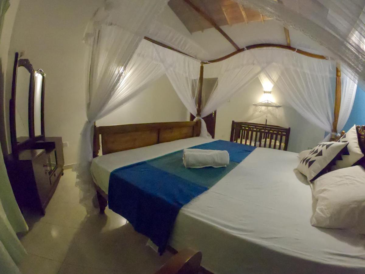Girilena Homestay *